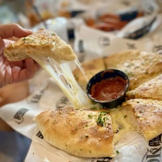 Garlic & Cheese Bread